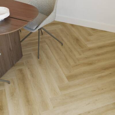 Visgraat pvc vloer Supreme 860 Walnut — detailfoto | Vloerpaleis