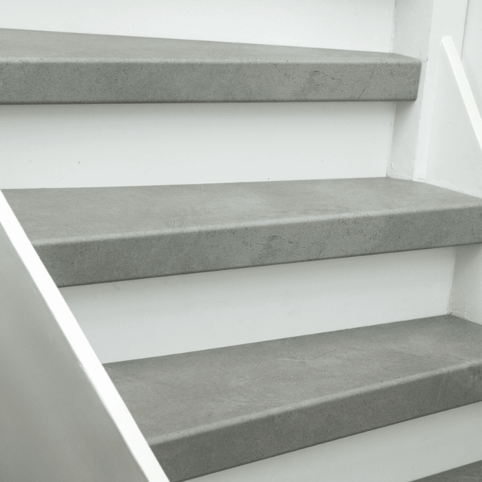 EKOFLOORS PVC-traprenovatieset – Basalt – wit stootbord
