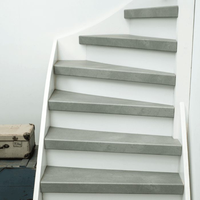 EKOFLOORS PVC-traprenovatieset – Basalt – wit stootbord