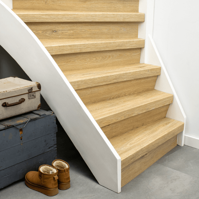 EKOFLOORS PVC-traprenovatieset – Corfu – gekleurd stootbord