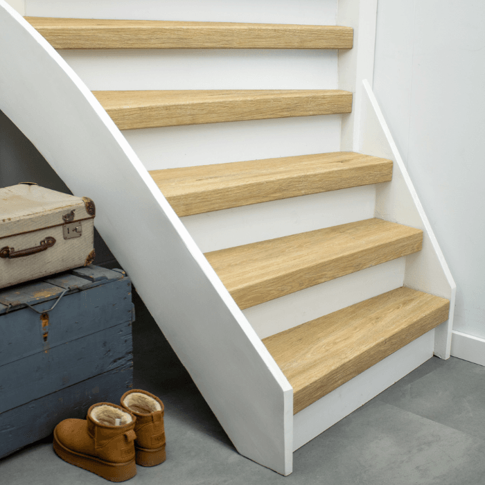 EKOFLOORS PVC-traprenovatieset – Corfu – wit stootbord