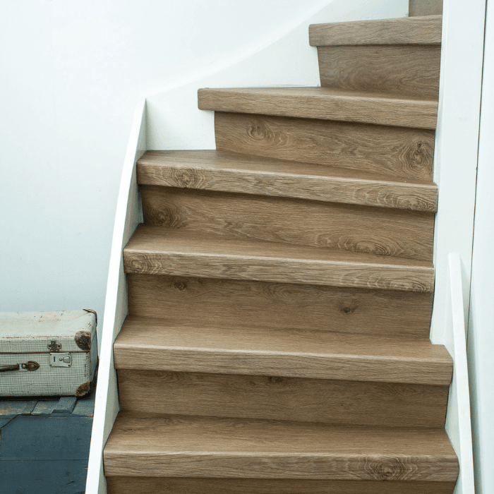 EKOFLOORS PVC-traprenovatieset – Rijn – gekleurd stootbord